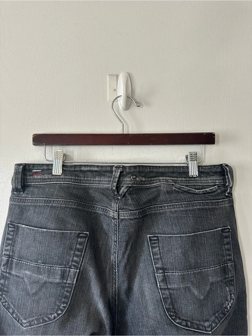 DIESEL Men’s Gray/Black Heeven Button Fly Distressed Denim Jeans- Size 33x34